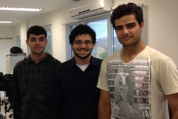 Três alunos financiados pela Go2web